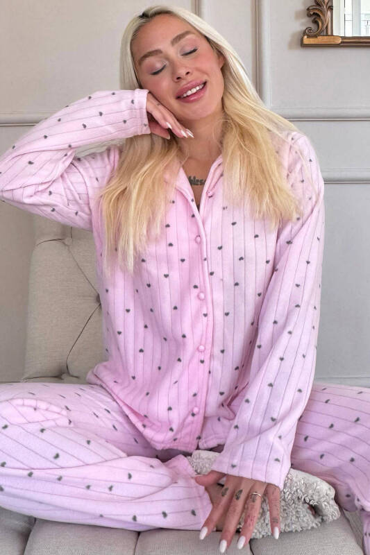Açık Pembe Kalp Desenli Önden Düğmeli Peluş Polar Pijama Takımı - Pijamaevi
