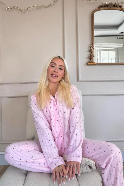 Açık Pembe Kalp Desenli Önden Düğmeli Peluş Polar Pijama Takımı - 3