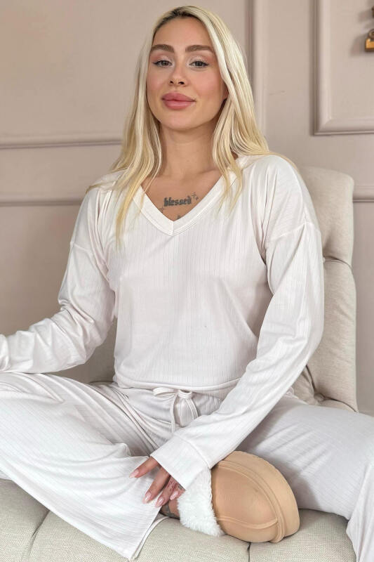 Açık Pudra Dublin Uzun Kollu V Yaka Kadın Pijama Takımı - Pijamaevi