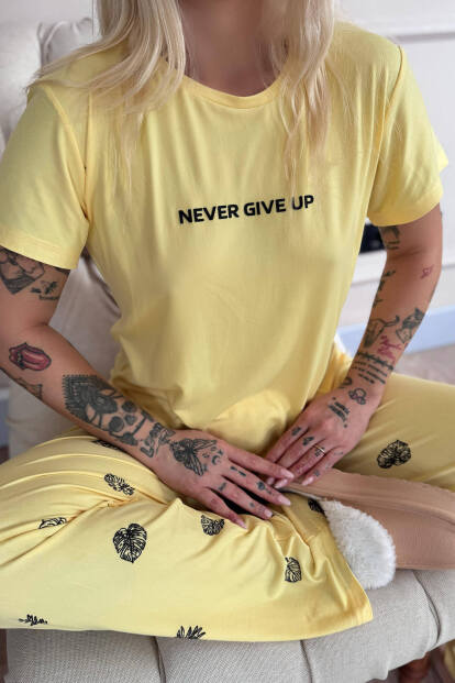 Açık Sarı Never Desenli Bambu Kısa Kol Kadın Pijama Takımı - 5