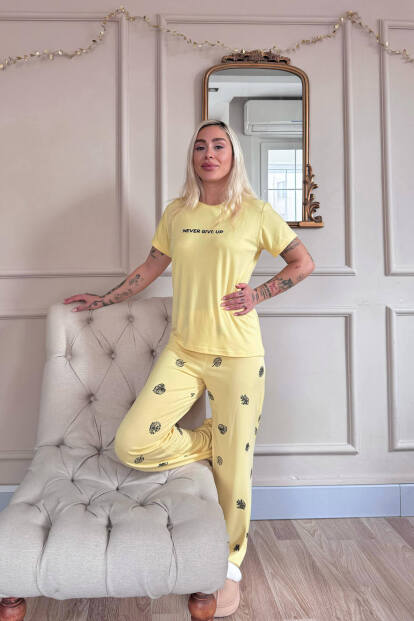 Açık Sarı Never Desenli Bambu Kısa Kol Kadın Pijama Takımı - 6