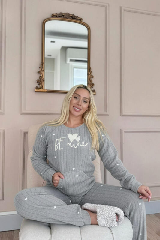 Antrsait Be Mine Desenli Kanguru Cepli Peluş Polar Pijama Takımı - Pijamaevi (1)