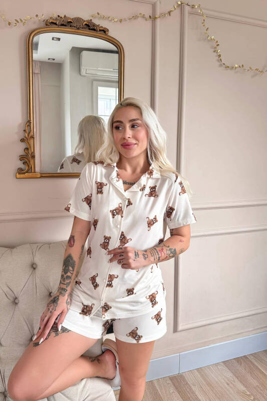 Beige Teddy Desenli Kısa Kol Şortlu Önden Düğmeli Kadın Pijama Takımı - Pijamaevi (1)