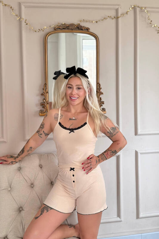 Bej Chic Comfort Dantelli Örme Askılı Şortlu Kadın Pijama Takımı - Pijamaevi (3)