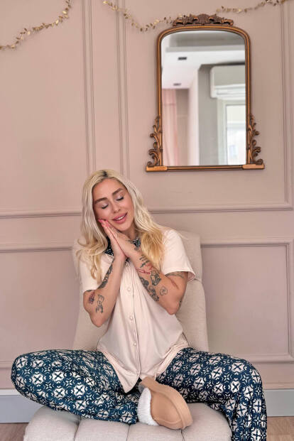 Bej Floral Harmony Exclusive Önden Düğmeli Kadın Pijama Takımı - 2