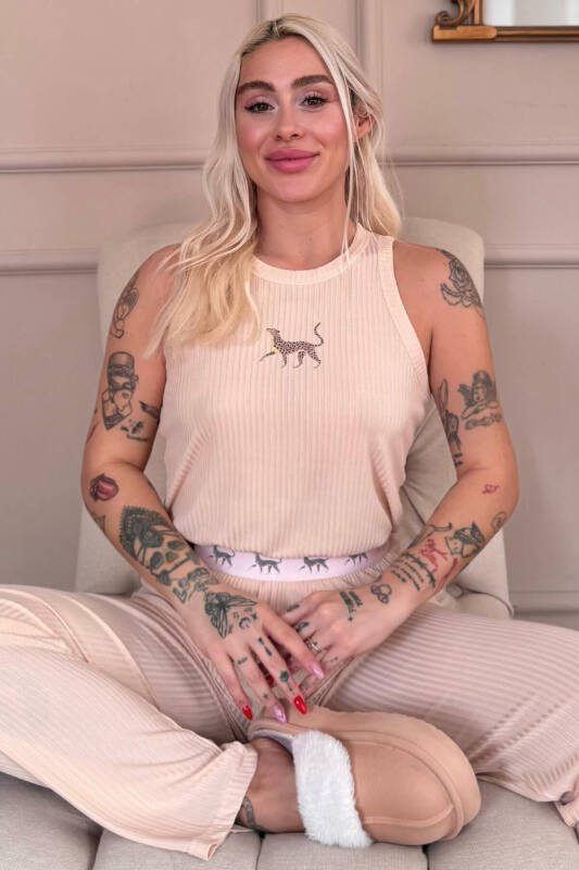 Bej Savannah Leopar Desenli Örme Sıfır Kol Kadın Pijama Takımı - Pijamaevi