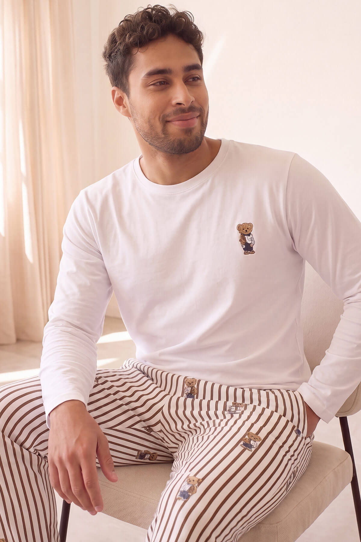 Beyaz Bear Desenli Stylish Erkek Uzun Kol Pijama Takımı - Pijamaevi