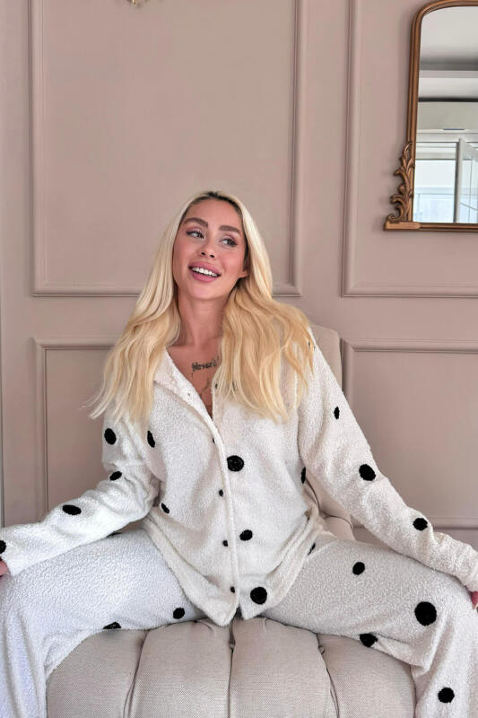 Beyaz Puan Desenli Önden Düğmeli Kadın Pijama Takımı - Pijamaevi (1)