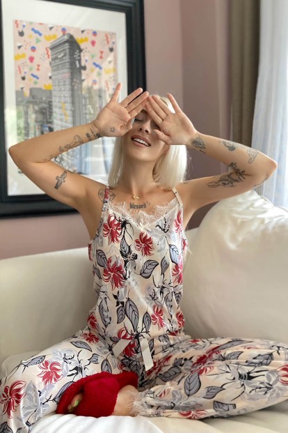 Bordo Çiçek Dantelli İp Askılı Örme Kadın Pijama Takımı - 1