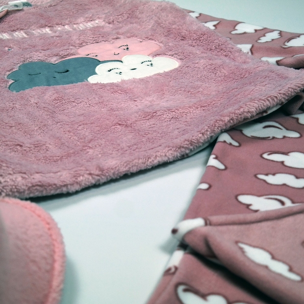 Bulut Desenli Peluş Pijama Takımı - 2