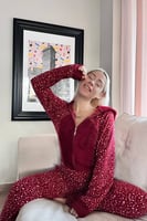 Bordo Stone Desenli Kadın Polar Peluş Tulum Pijama Takımı - Thumbnail