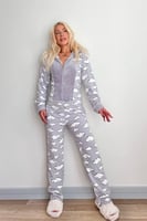 Gri Bulut Desenli Kadın Polar Peluş Tulum Pijama Takımı - Thumbnail