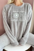 Gri Hope Desenli Kadın Peluş Pijama Takımı - Thumbnail