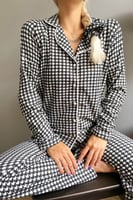 Kazayağı Baskılı Önden Düğmeli Uzun Kollu Kadife Pijama Takımı - Thumbnail