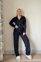 Siyah Dotted Desenli Önden Düğmeli Peluş Polar Pijama Takımı - Thumbnail