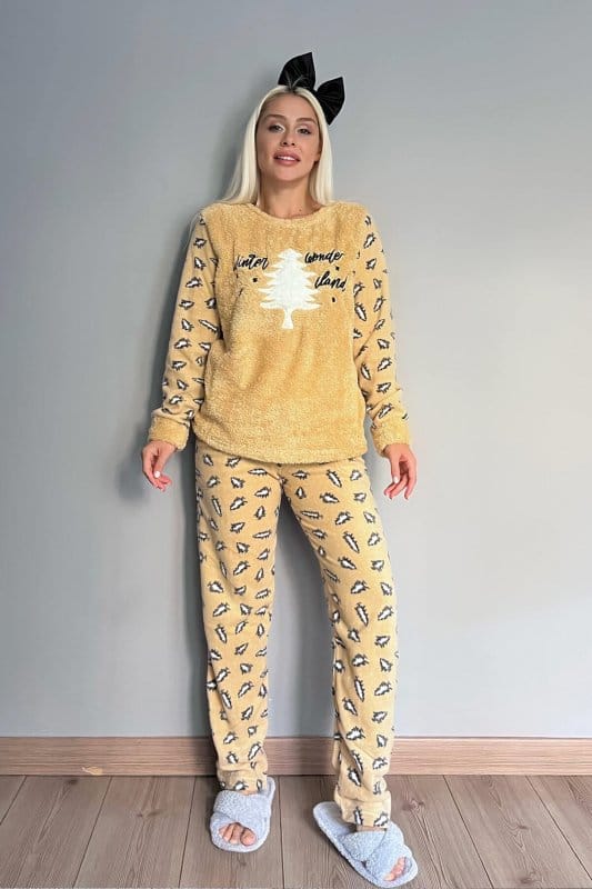 Kahve Wonder Land Desenli Kadın Peluş Pijama Takımı