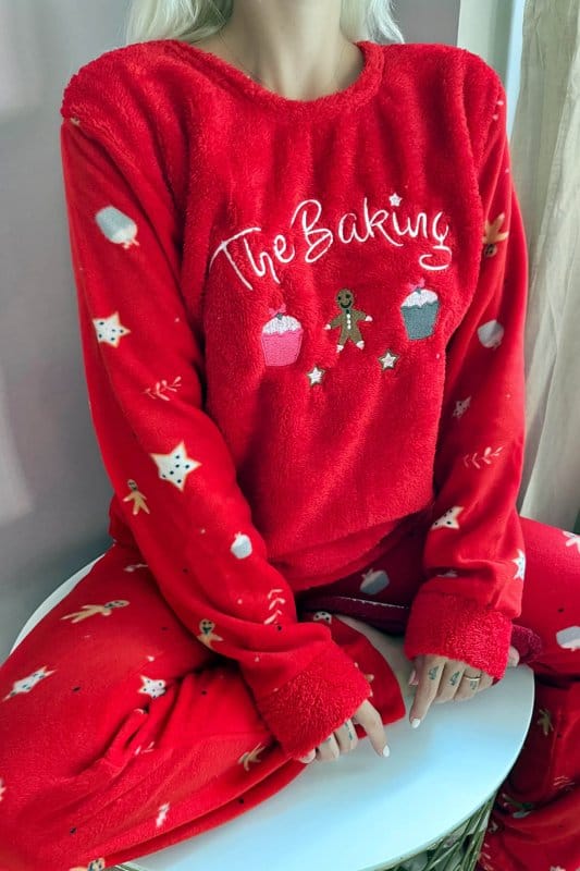 Kırmızı Baking Desenli Kadın Peluş Pijama Takımı