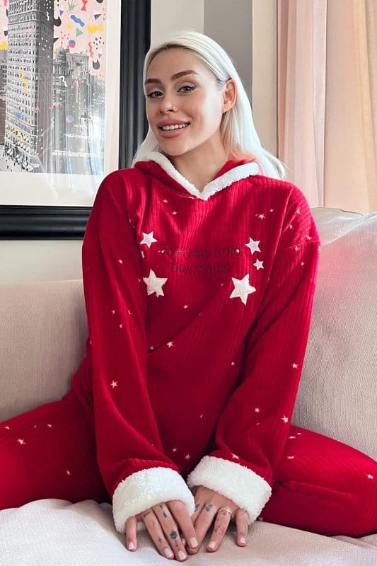 Kırmızı Everyday Magic Desenli Kapşonlu Peluş Polar Pijama