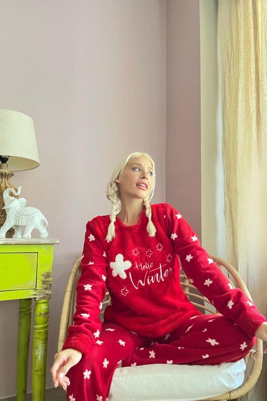 Kırmızı Hello Winter Desenli Kadın Peluş Pijama Takımı