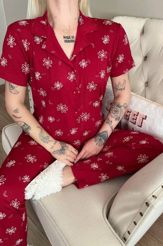 Kırmızı Papatya Desenli Örme Önden Düğmeli Kısa Kol Kadın Pijama