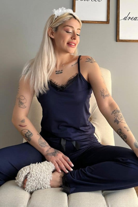 Lacivert Dantelli İp Askılı Örme Kadın Pijama Takımı