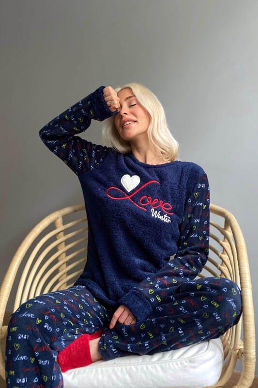 Lacivert Love Winter Desenli Kadın Peluş Pijama Takımı