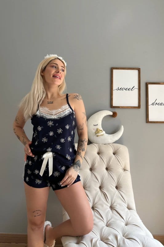 Lacivert Papatya Dantel Detaylı İp Askı Şortlu Örme Pijama Takımı