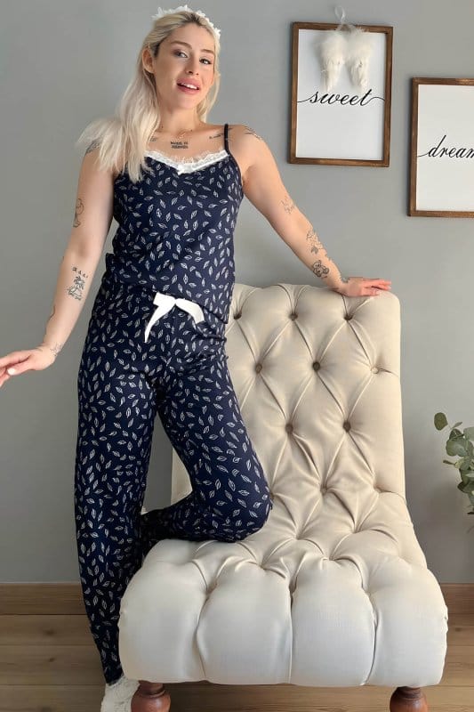Lacivert Yaprak Dantelli İp Askılı Örme Kadın Pijama Takımı