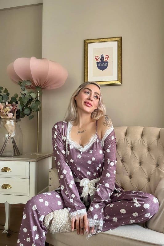 Lila Papatya Desenli Sabahlıklı Pegasus Pijama Takımı