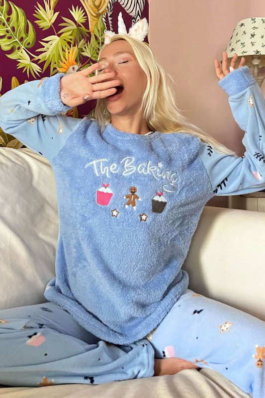 Mavi Baking Desenli Kadın Peluş Pijama Takımı