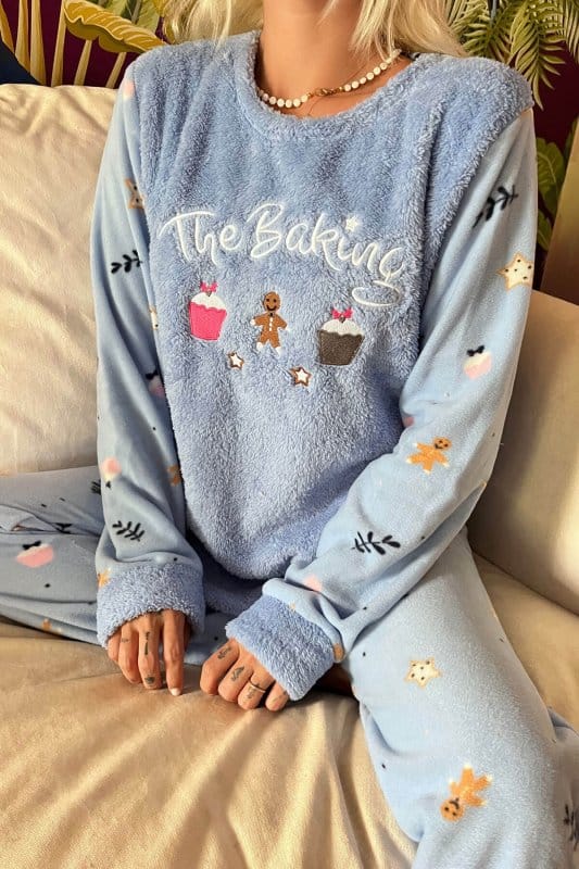 Mavi Baking Desenli Kadın Peluş Pijama Takımı