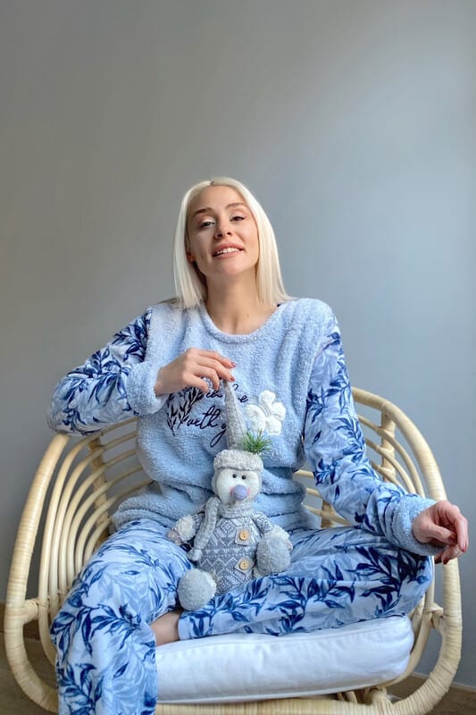 Mavi Yonca Desenli Kadın Peluş Pijama Takımı