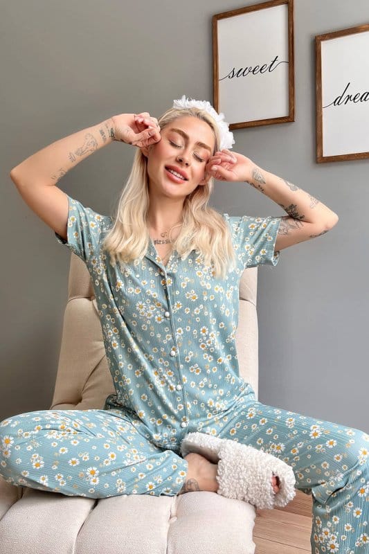 Mini Papatya Desenli Örme Önden Düğmeli Kısa Kol Kadın Pijama