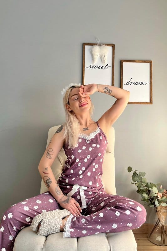 Mor Benek Papatya Dantelli İp Askılı Örme Kadın Pijama Takımı