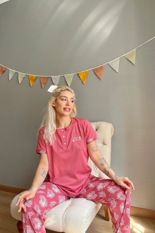 Pembe Easy Nakışlı Kısa Kollu Örme Kadın Pijama Takımı