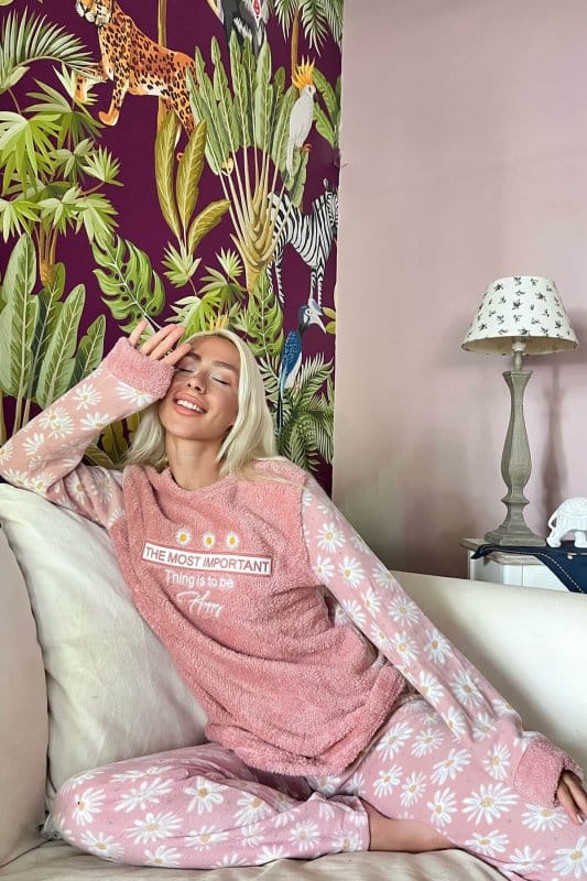 Pembe Most Thing Desenli Kadın Peluş Pijama Takımı