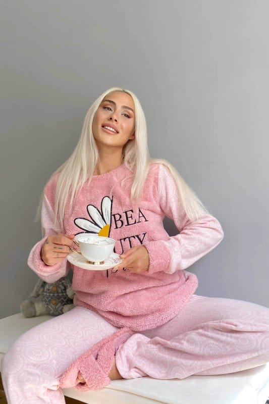 Pembe Papatya Desenli Kadın Peluş Pijama Takımı