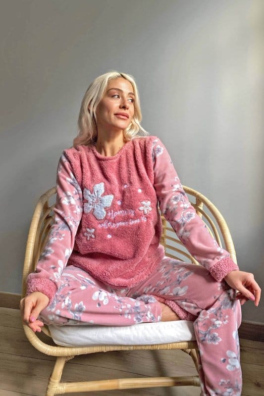 Pembe Yaprak Desenli Kadın Peluş Pijama Takımı