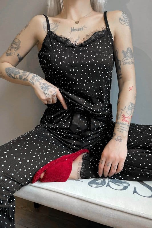 Puantiyeli Dantelli İp Askılı Örme Kadın Pijama Takımı