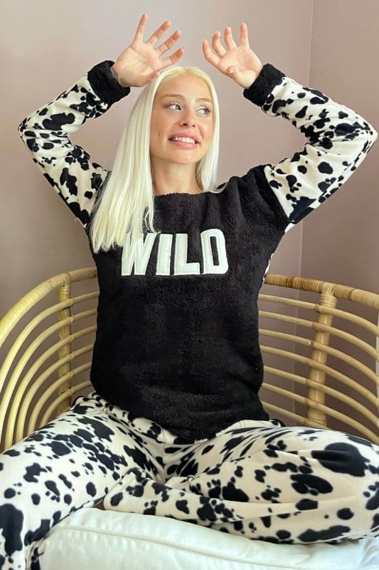 Siyah Benek Wild Desenli Kadın Peluş Pijama Takımı