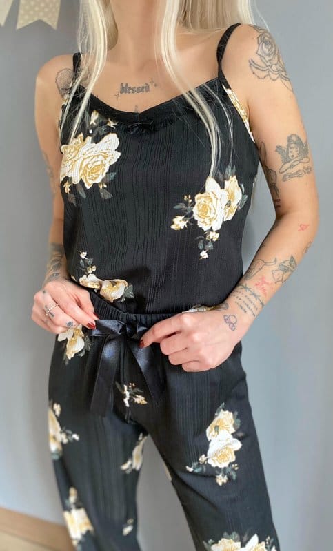 Siyah Çiçek Dantelli İp Askılı Örme Kadın Pijama Takımı