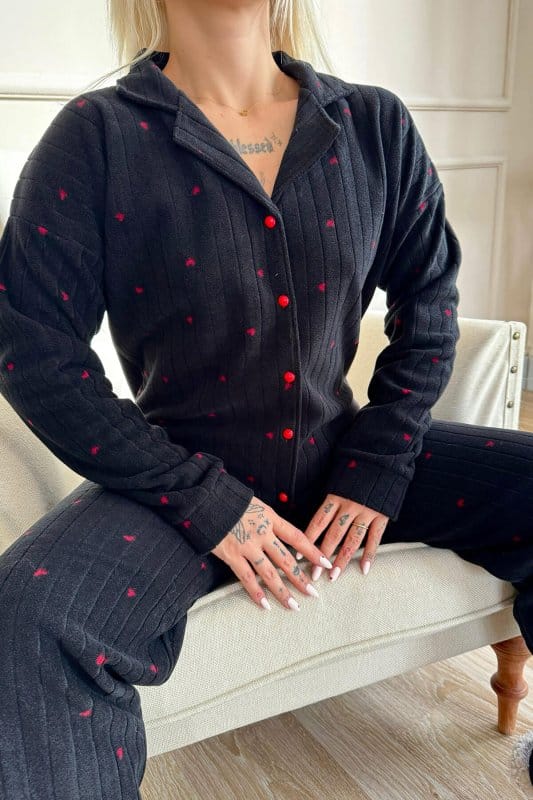 Siyah Jantung Desenli Önden Düğmeli Peluş Polar Pijama Takımı