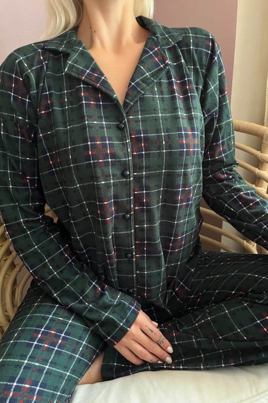 Yeşil Ekose Baskılı Önden Düğmeli Uzun Kollu Kadife Pijama Takımı