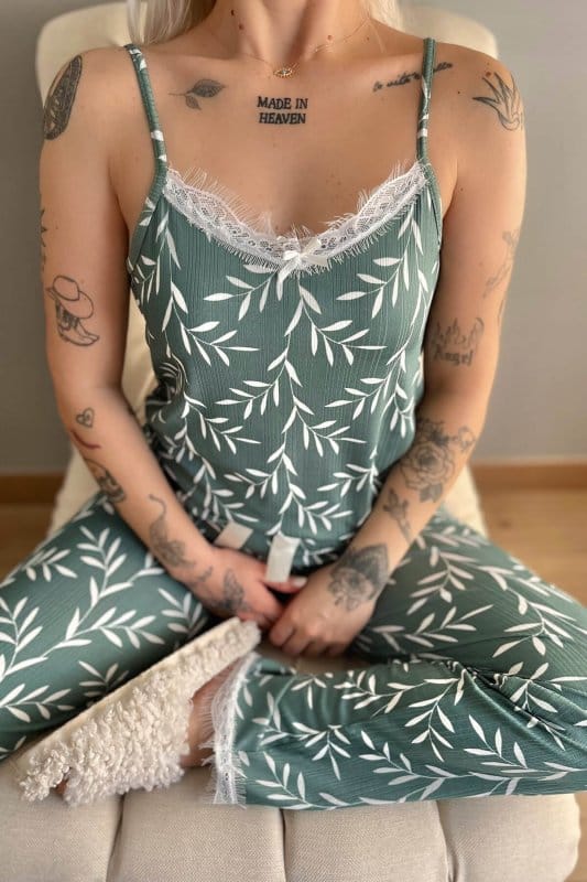 Yeşil Zeytin Dalı Dantelli İp Askılı Örme Kadın Pijama Takımı