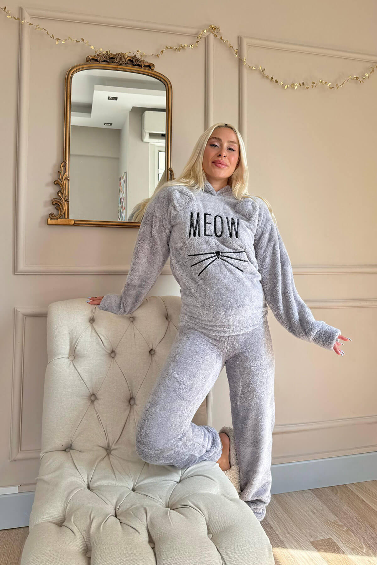 Açık Gri Meow Desenli Tam Peluş Pijama Takımı - 6