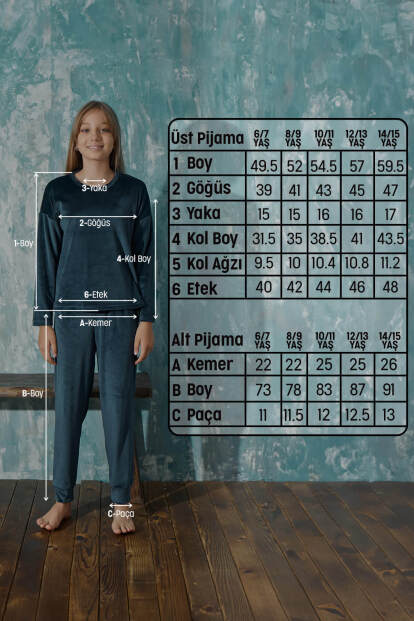 Bordo Winter Desenli Exclusive Kadife Kız Çocuk Pijama Takımı  - 4