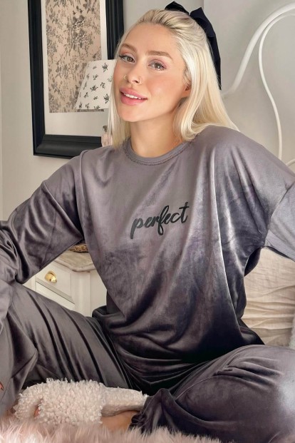 Füme Perfect Desenli Exclusive Kadife Kadın Pijama Takımı  