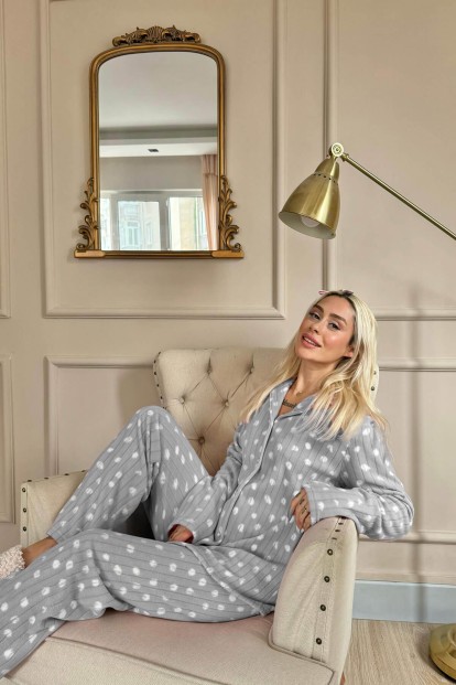 Gri Debesis Desenli Önden Düğmeli Peluş Polar Pijama Takımı - 2