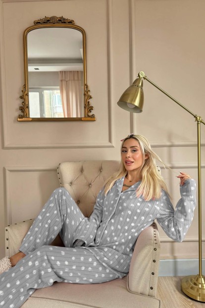 Gri Debesis Desenli Önden Düğmeli Peluş Polar Pijama Takımı - 3