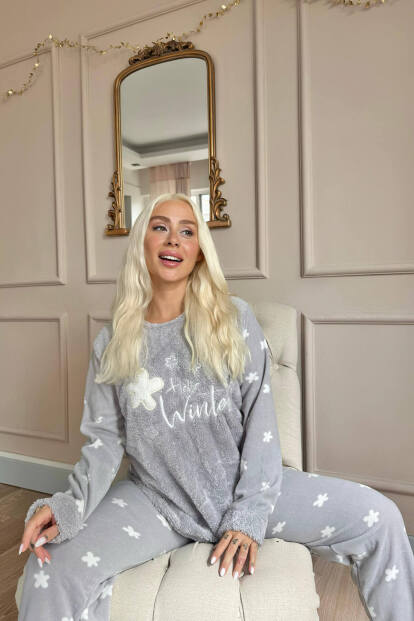 Gri Hello Winter Desenli Kadın Peluş Pijama Takımı - 2